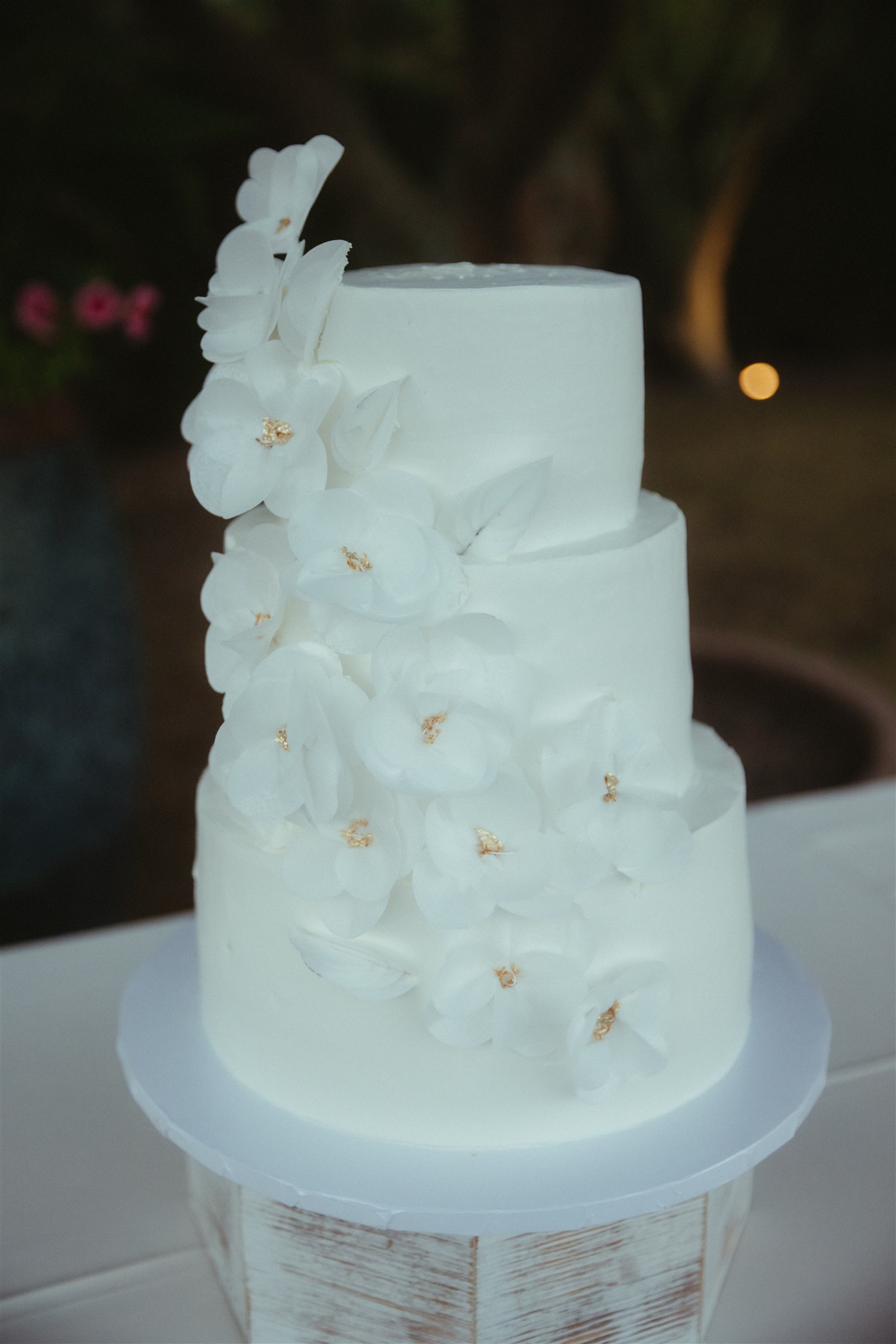 Wedding cake and reception detail